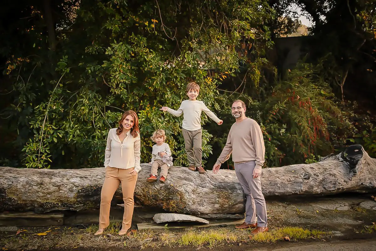 holiday family portrait session glendale family photographer 016