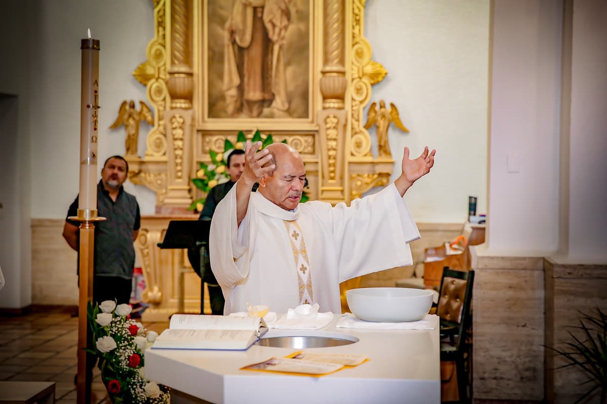 leandro and amelia los angeles baptism photographer placita olvera church 010