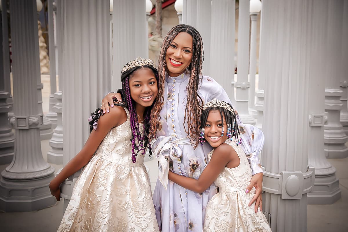 roundtree family portrait session lacma los angeles holiday family portrait photographer20